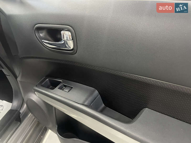 Внедорожник / Кроссовер Nissan X-Trail 2012 в Стрые