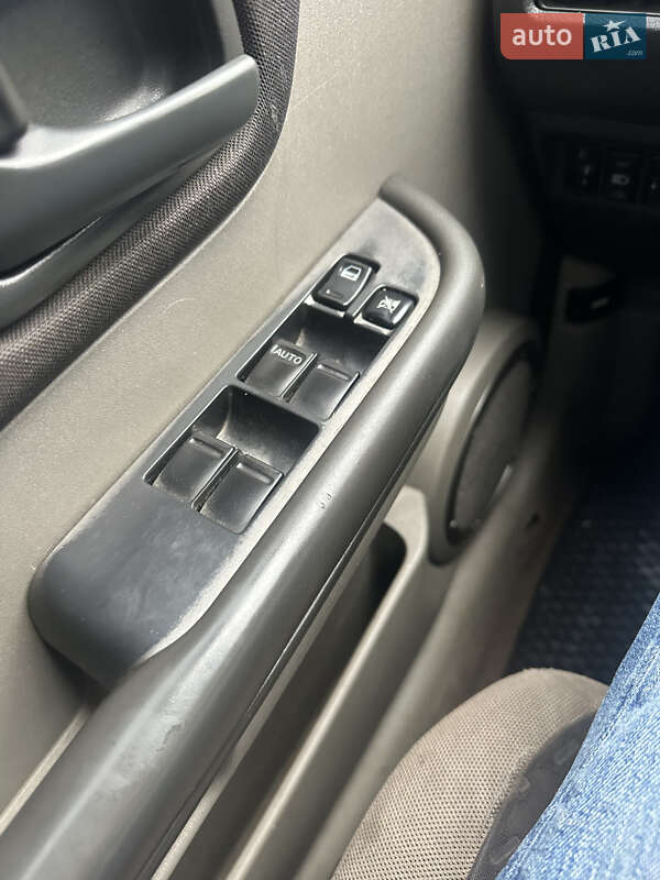 Позашляховик / Кросовер Nissan X-Trail 2004 в Івано-Франківську