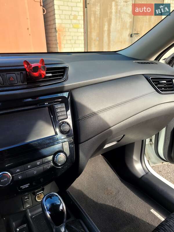 Позашляховик / Кросовер Nissan X-Trail 2017 в Слов'янську