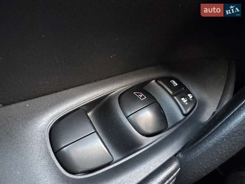 Внедорожник / Кроссовер Nissan X-Trail 2017 в Киеве