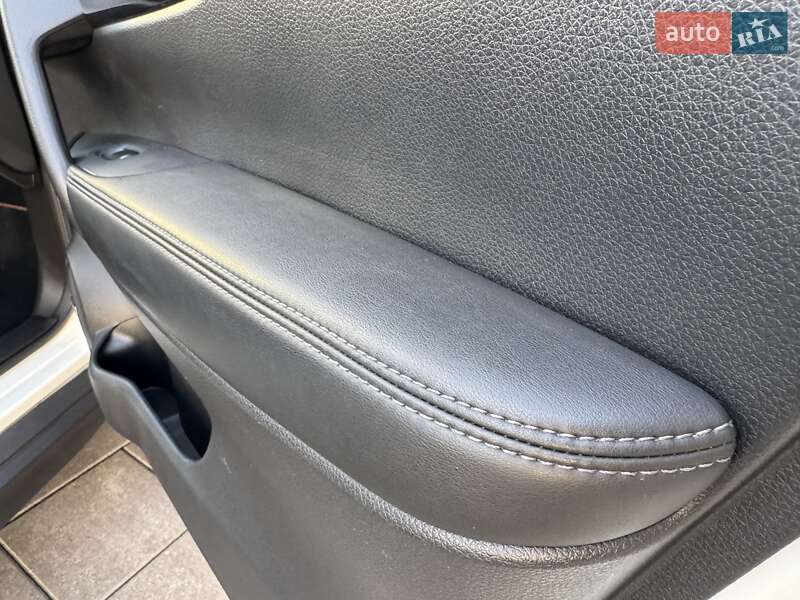 Внедорожник / Кроссовер Nissan X-Trail 2017 в Киеве