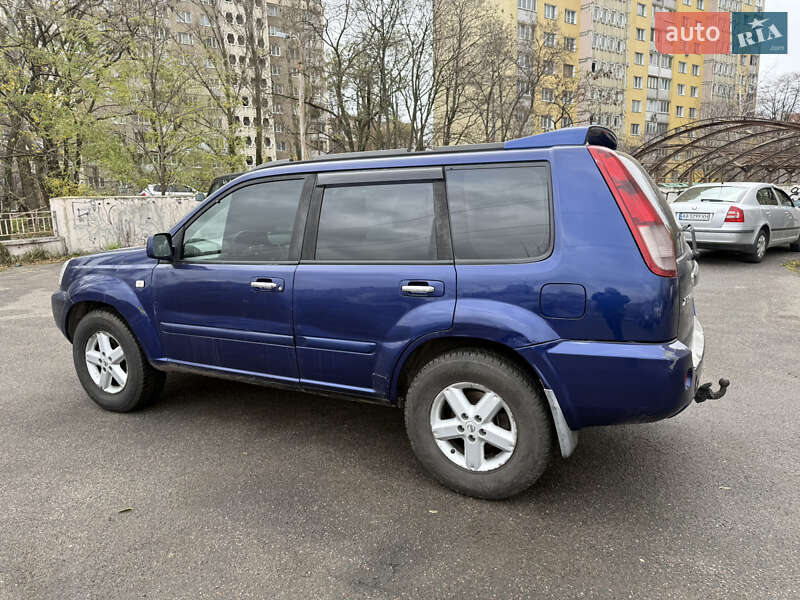 Позашляховик / Кросовер Nissan X-Trail 2004 в Києві