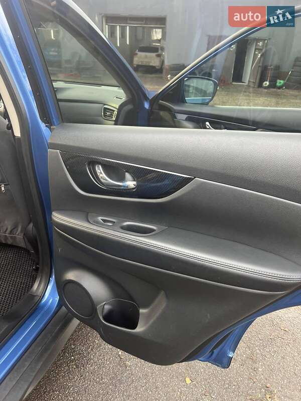 Внедорожник / Кроссовер Nissan X-Trail 2017 в Харькове