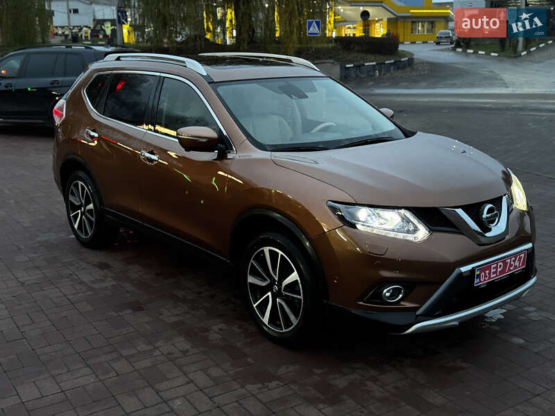 Внедорожник / Кроссовер Nissan X-Trail 2015 в Ровно