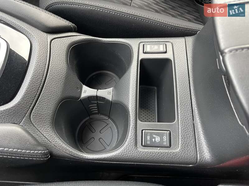 Позашляховик / Кросовер Nissan X-Trail 2017 в Києві