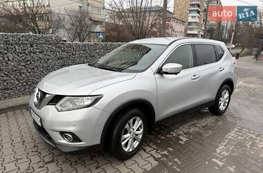 Внедорожник / Кроссовер Nissan X-Trail 2016 в Радомышле