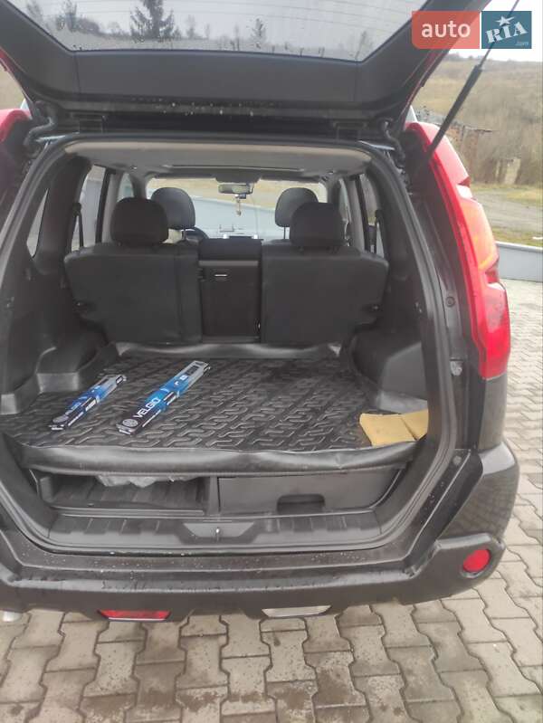 Внедорожник / Кроссовер Nissan X-Trail 2010 в Ужгороде