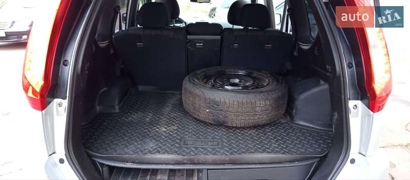 Позашляховик / Кросовер Nissan X-Trail 2011 в Житомирі