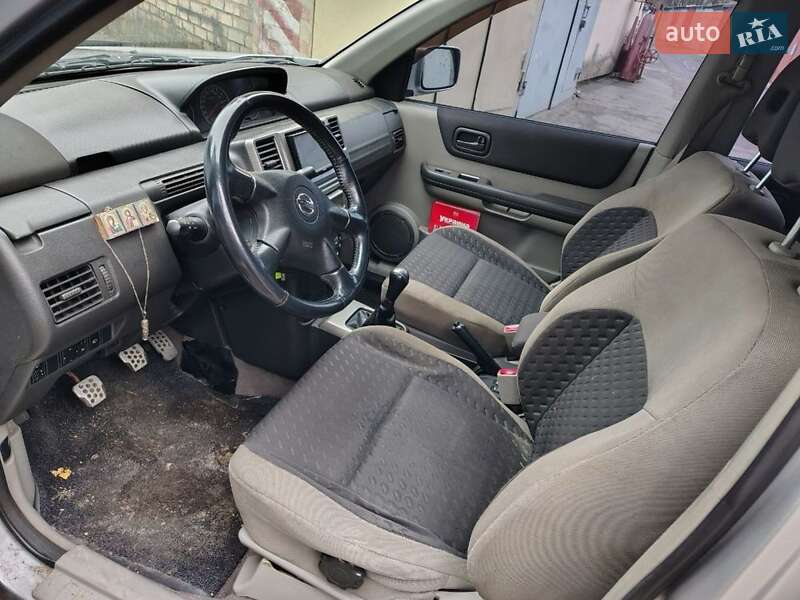 Позашляховик / Кросовер Nissan X-Trail 2003 в Києві