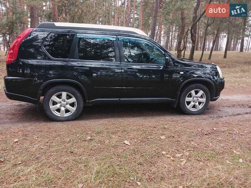 Позашляховик / Кросовер Nissan X-Trail 2008 в Вараші