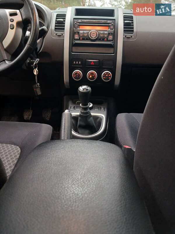 Позашляховик / Кросовер Nissan X-Trail 2008 в Вараші