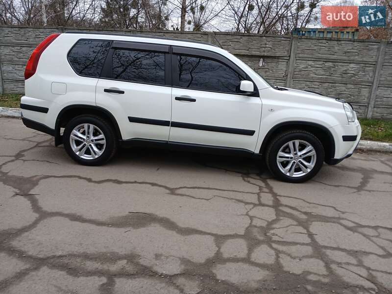 Позашляховик / Кросовер Nissan X-Trail 2011 в Києві