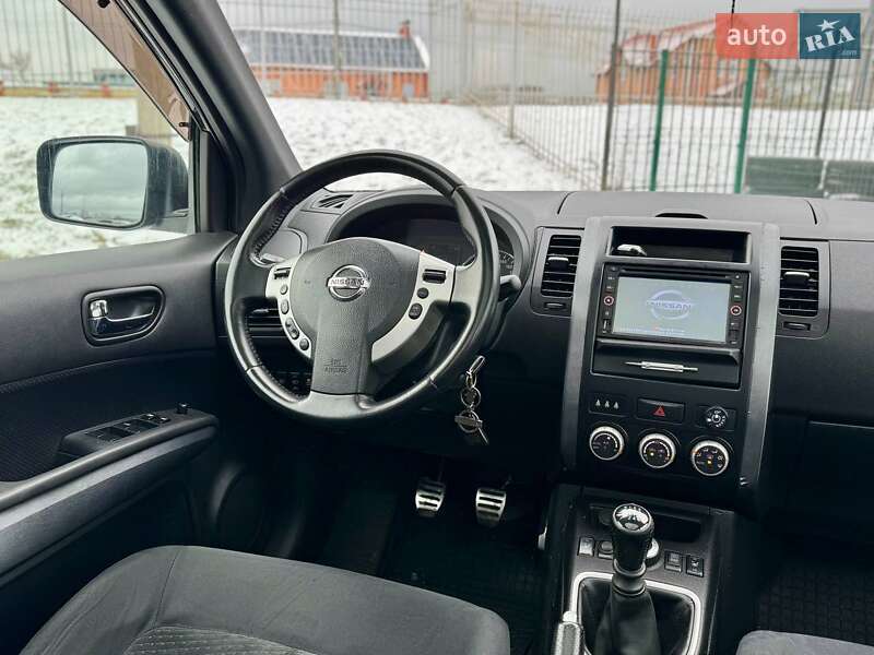 Позашляховик / Кросовер Nissan X-Trail 2011 в Києві