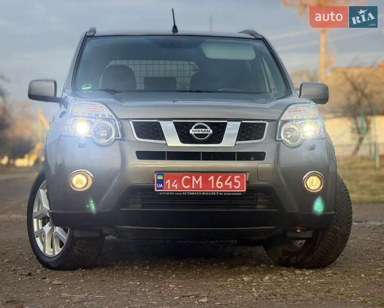 Позашляховик / Кросовер Nissan X-Trail 2012 в Долині