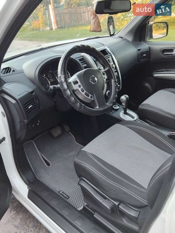 Позашляховик / Кросовер Nissan X-Trail 2013 в Новгород-Сіверському