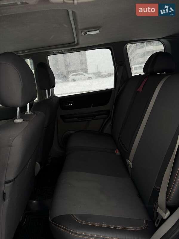 Позашляховик / Кросовер Nissan X-Trail 2005 в Києві