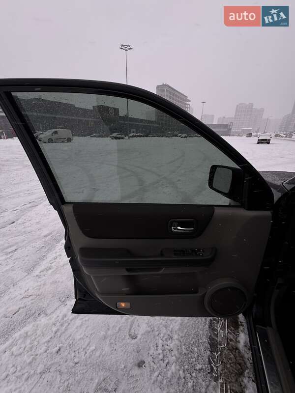 Позашляховик / Кросовер Nissan X-Trail 2005 в Києві