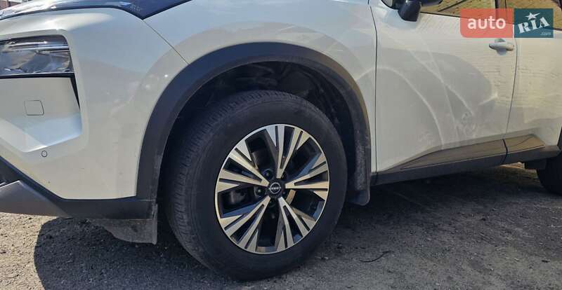 Внедорожник / Кроссовер Nissan X-Trail 2023 в Львове