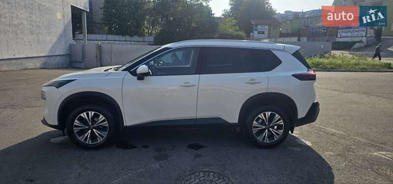 Внедорожник / Кроссовер Nissan X-Trail 2023 в Львове