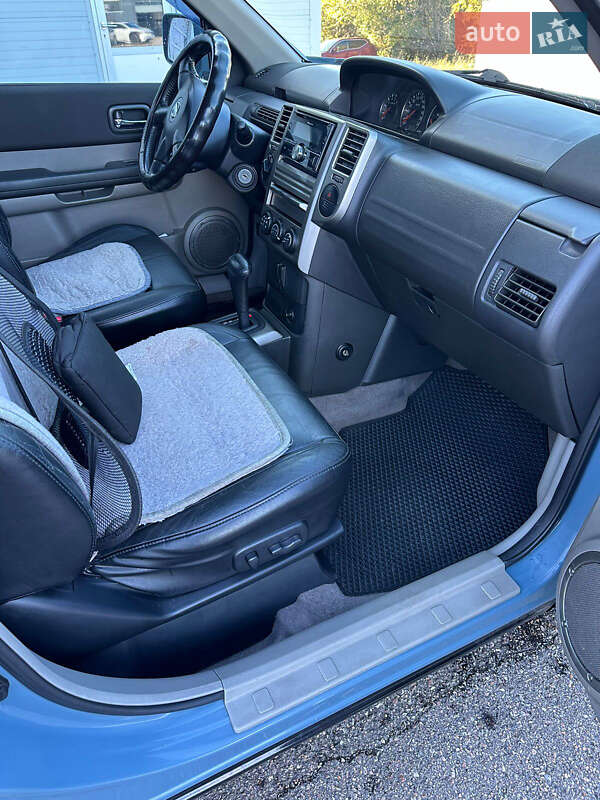 Внедорожник / Кроссовер Nissan X-Trail 2005 в Краматорске