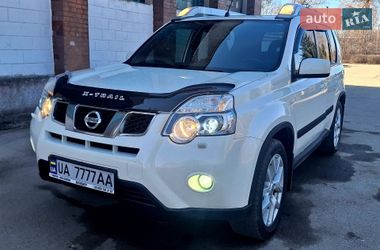 Внедорожник / Кроссовер Nissan X-Trail 2012 в Вольногорске