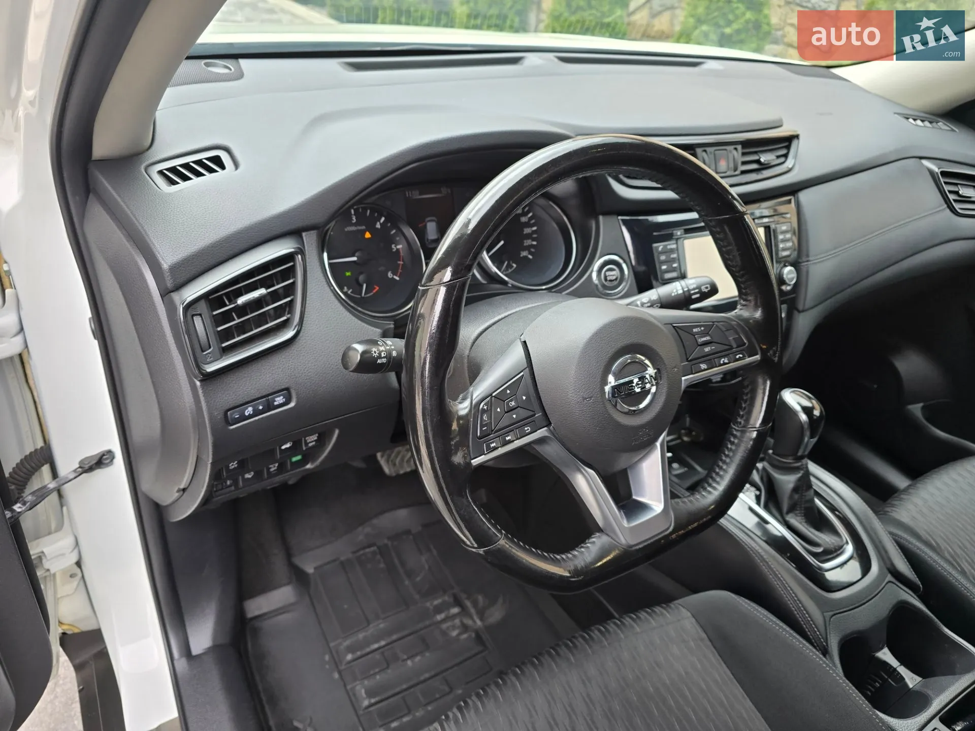 Nissan X-Trail 2018 VIN JN1TCAT32U0122181 фото оголошення 16 з 74