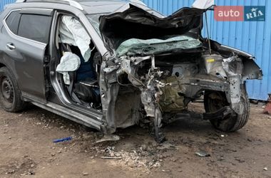 Позашляховик / Кросовер Nissan X-Trail 2019 в Володарці