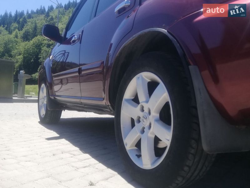 Внедорожник / Кроссовер Nissan X-Trail 2006 в Микуличине