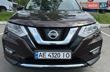 Внедорожник / Кроссовер Nissan X-Trail 2017 в Ужгороде