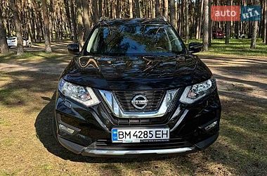 Внедорожник / Кроссовер Nissan X-Trail 2017 в Сумах