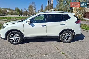 Внедорожник / Кроссовер Nissan X-Trail 2017 в Сумах