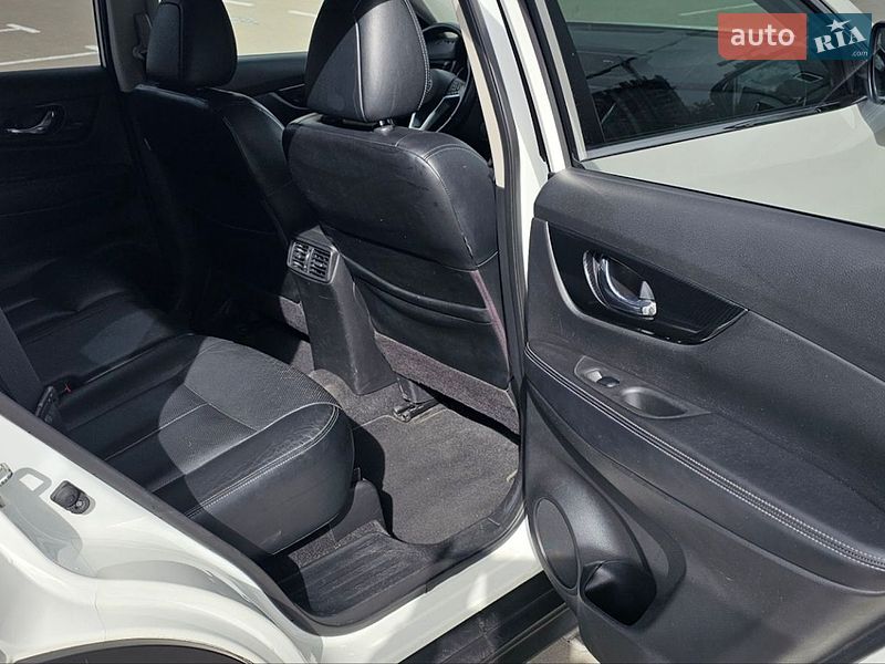 Внедорожник / Кроссовер Nissan X-Trail 2019 в Киеве