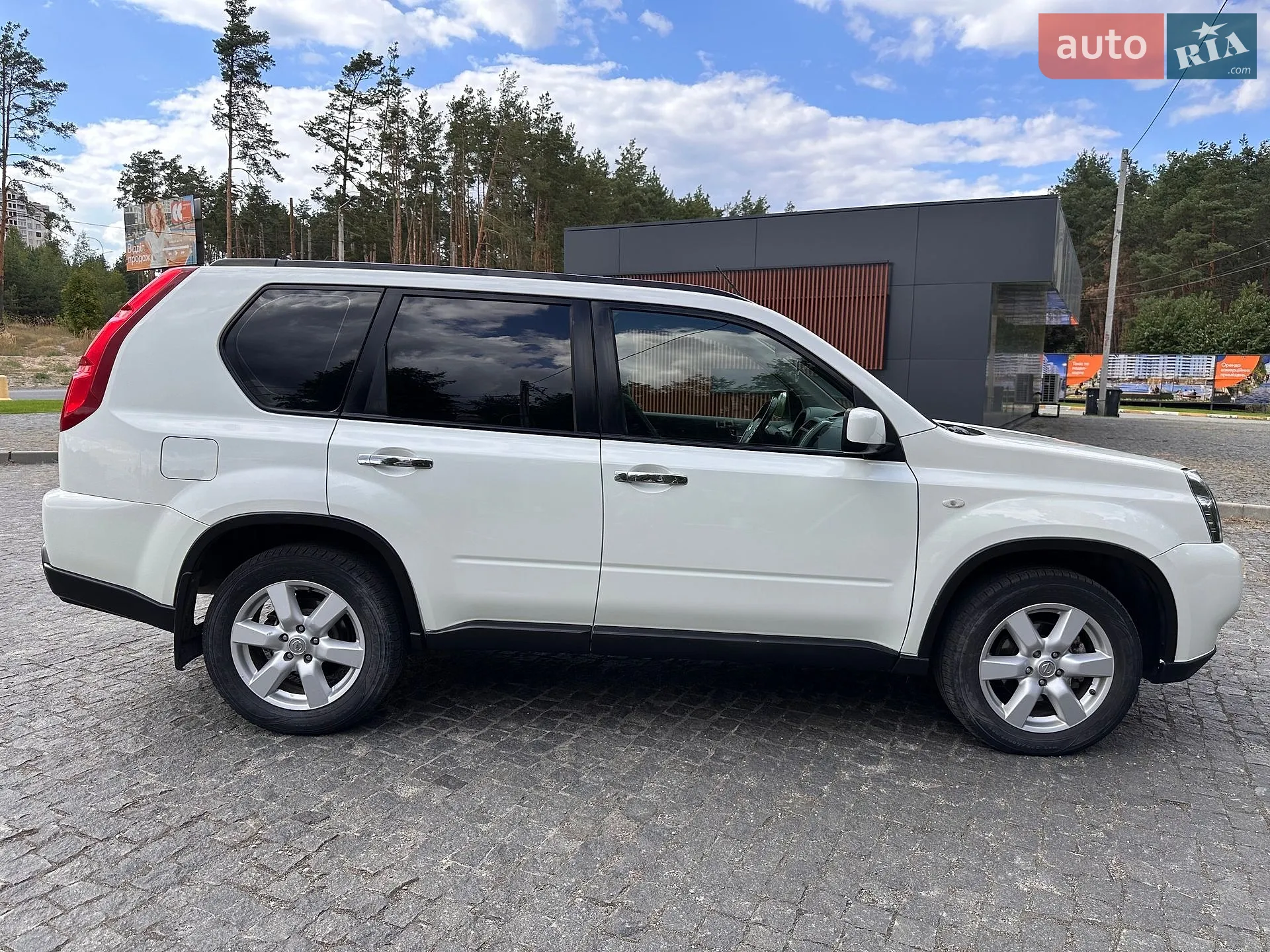 2010 Nissan X-Trail - фото 1