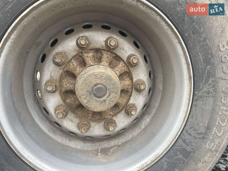 Зерновоз - напівпричіп Novatrail SKI 2001 в Миргороді