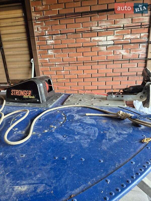 Лодка Обь М 1977 в Черновцах