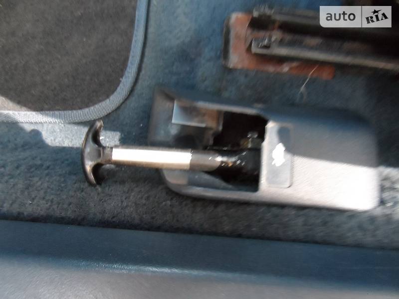 Седан Oldsmobile Cutlass 1993 в Днепре