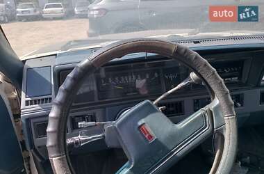 Седан Oldsmobile Cutlass 1988 в 