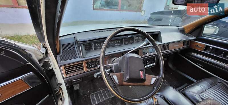 Седан Oldsmobile Ninety Eidht 1986 в Киеве