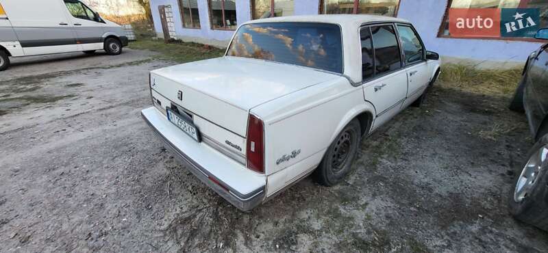 Седан Oldsmobile Ninety Eidht 1986 в Киеве