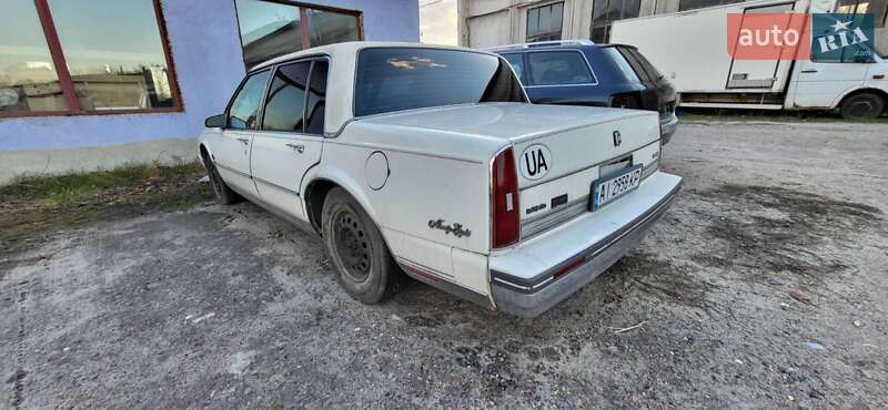 Седан Oldsmobile Ninety Eidht 1986 в Киеве