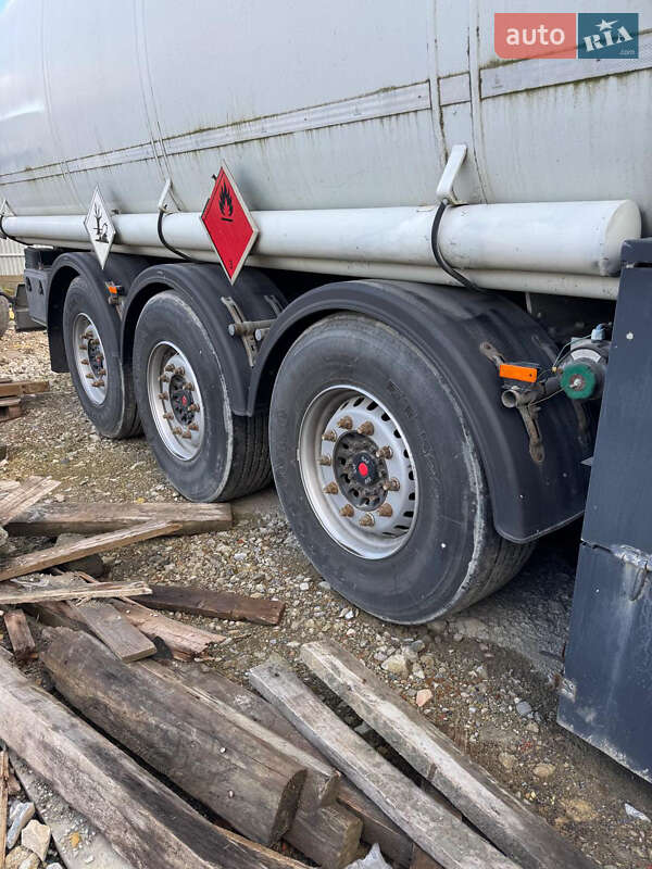 Цистерна напівпричіп OMT 3SCO1 2002 в Львові