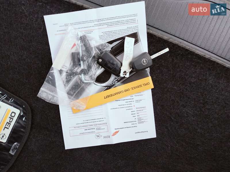 Минивэн Opel 1.8 Liter 2012 в Ровно