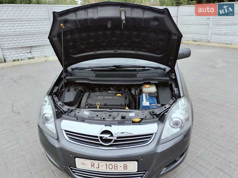 Минивэн Opel 1.8 Liter 2012 в Ровно