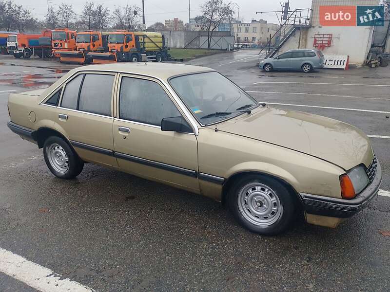 Седан Opel 1.8 Liter 1982 в Киеве фото Седан Opel 1.8 Liter 1982 в Киеве