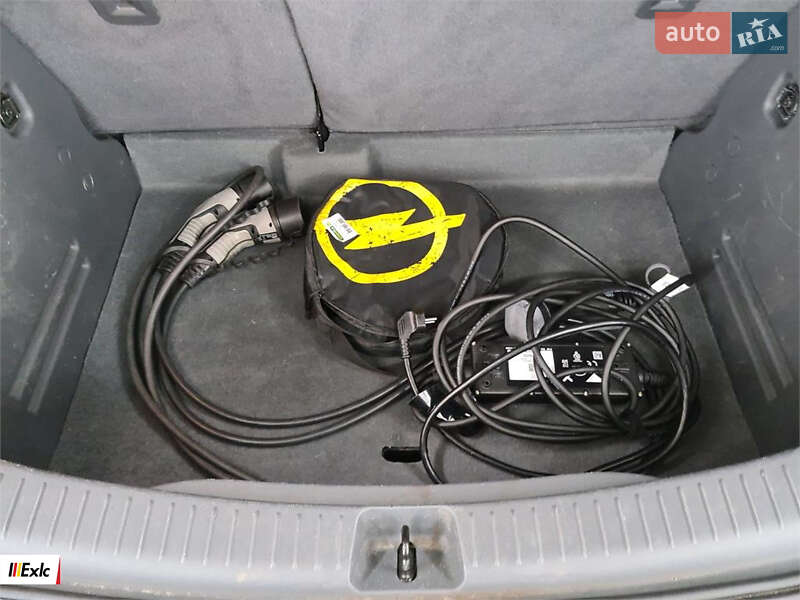 Хэтчбек Opel Ampera-e 2018 в Городке