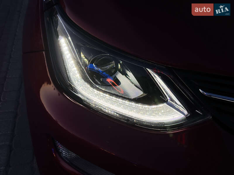Хетчбек Opel Ampera-e 2017 в Чернівцях
