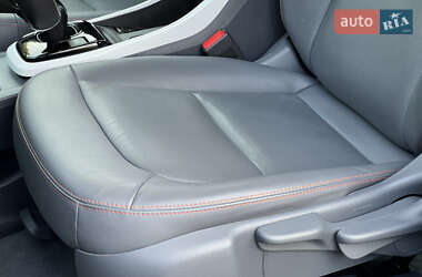 Хэтчбек Opel Ampera-e 2019 в 