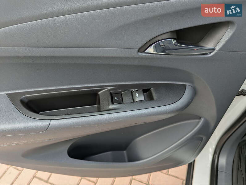 Хетчбек Opel Ampera-e 2017 в Рівному