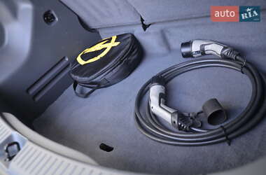 Хэтчбек Opel Ampera-e 2020 в 