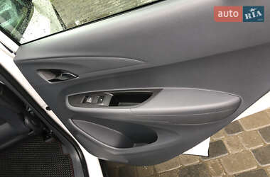 Хэтчбек Opel Ampera-e 2019 в 